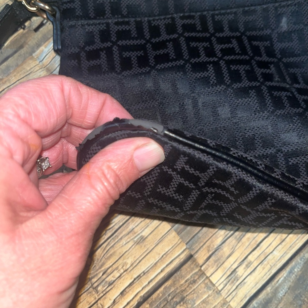 Tommy Hilfiger Black Bag with Red Accents - Picture 9 of 10